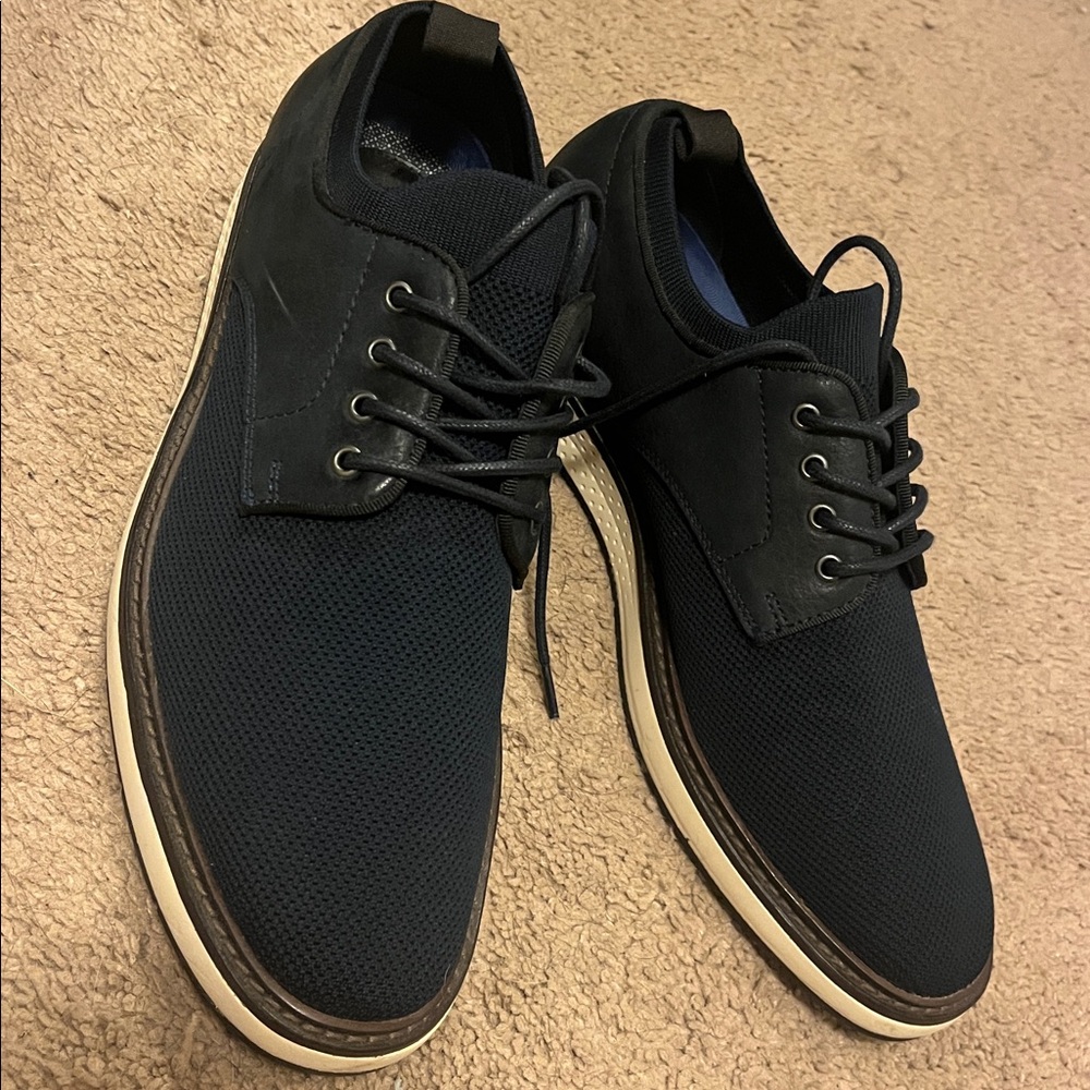 Vince Camuto Men's Navy Oxfords